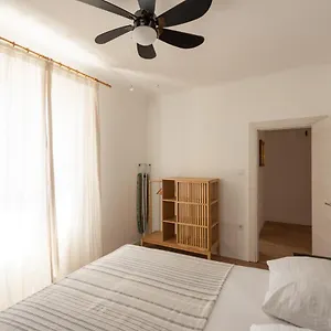 With Private Parking Free Apartment