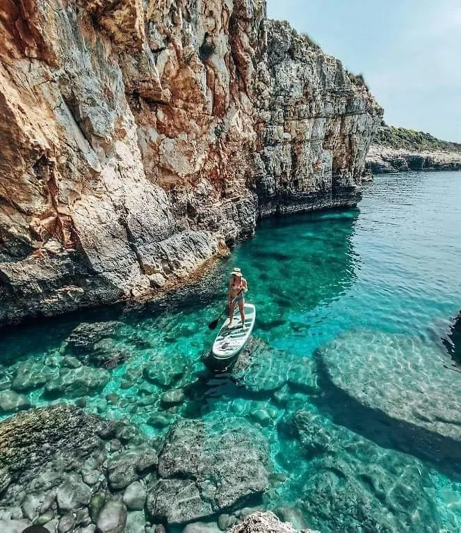Stylish Suburb Apartment With Private Parking And Wi-Fi In Residential Area Between City Centre And Hidrobaza Beach Pula 0*,  Croatia