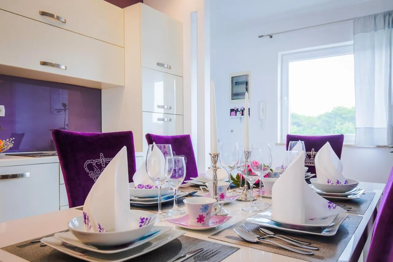 Stylish Suburb Apartment With Private Parking And Wi-Fi In Residential Area Between City Centre And Hidrobaza Beach Pula 0*,  Croatia